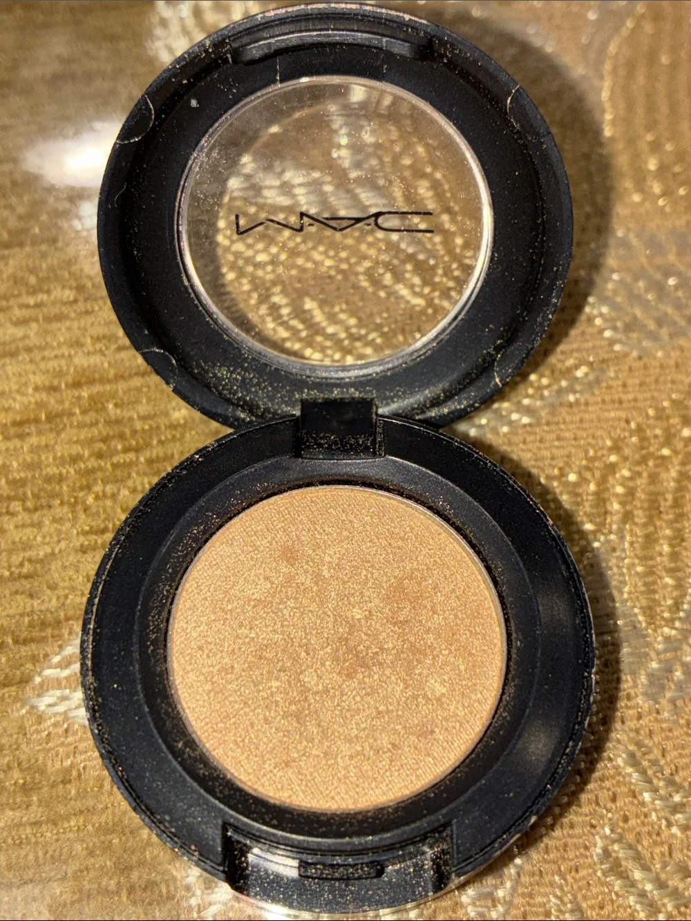 Rare MAC Cosmetics DREAMMAKER STARFLASH Single Eyeshadow Shimmery Gold-Bronze